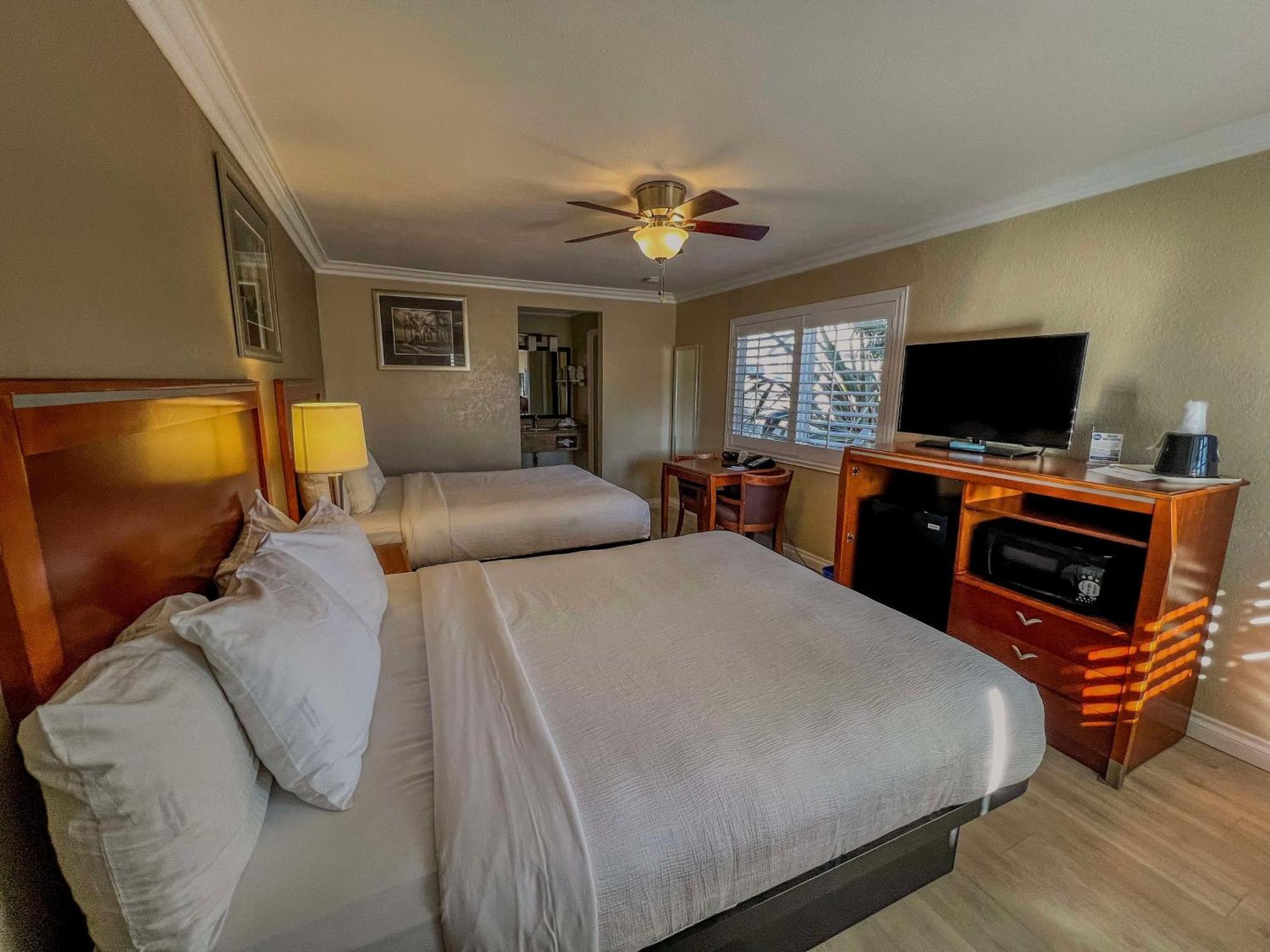 Best Western Tradewinds Моро Бей Екстериор снимка